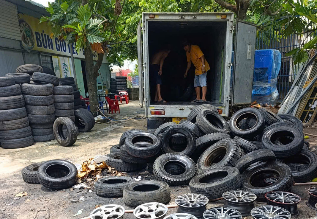 THU CŨ - ĐỔI MỚI VỎ LỐP XE đã qua sử dụng: Lốp xe ô tô con 4 chỗ, xe 7 chỗ, xe bán tải... các loại giá cao