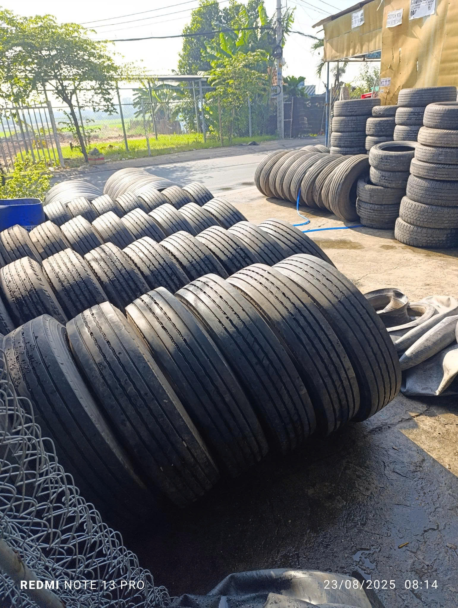 Thu mua vỏ lốp xe ô tô, xe tải, xe bán tải 